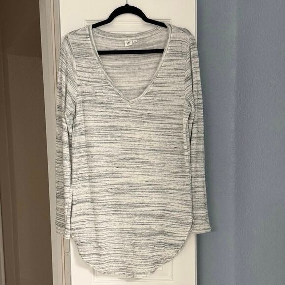 Gap Softspun Knit V-neck Tunic - Picture 2 of 6